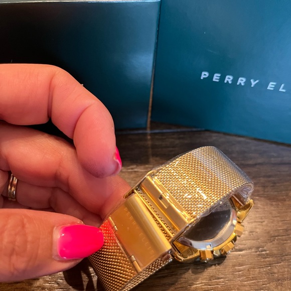 Perry Ellis Watch - Picture 6 of 6
